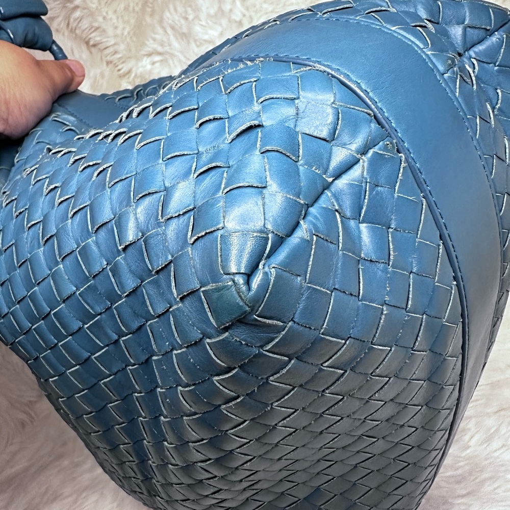 Bottega Veneta Pyramid Intrecciato Nappa Shoulder Bag - Picture 7 of 15